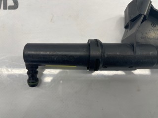 Форсунка омывателя фары передняя правая, ориг. номер 30698423, Volvo V50 2003-2007