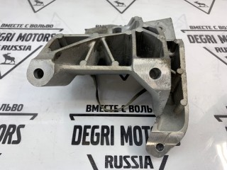 Кронштейн передний правый, ориг. номер 31460904, Volvo V60 2013-2019