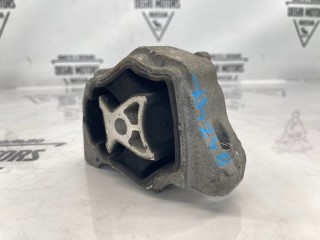 Кронштейн правый, ориг. номер 31330138, Volvo V60 2013-2019