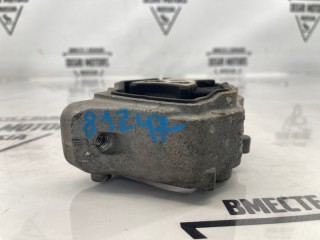 Кронштейн правый, ориг. номер 31330138, Volvo V60 2013-2019