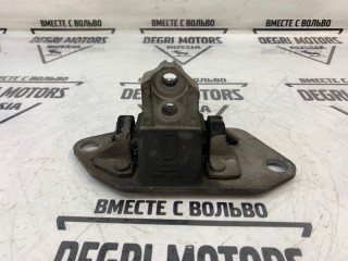 Опора двигателя правая, ориг. номер 30748811, Volvo V70 2004-2007
