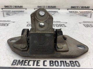 Опора двигателя правая, ориг. номер 30748811, Volvo V70 2004-2007