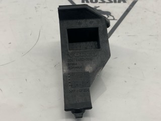 Кронштейн бампера передний правый, ориг. номер 30678482, Volvo S40 2007-2012