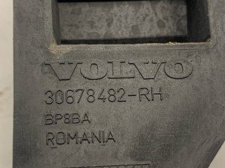 Кронштейн бампера передний правый, ориг. номер 30678482, Volvo S40 2007-2012