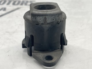 Кронштейн радиатора, ориг. номер 30671022, Volvo V50 2007-2012