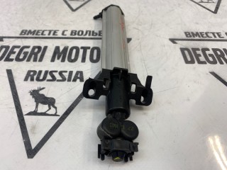 Форсунка омывателя фары передняя левая, ориг. номер 30784344, Volvo V60 2010-2013
