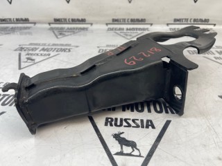 Кронштейн радиатора передний правый, ориг. номер 31261932, Volvo XC60 2008-2013