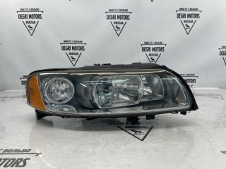 Фара правая, ориг. номер 30698848, Volvo V70 2004-2007