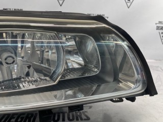 Фара правая, ориг. номер 30698848, Volvo V70 2004-2007