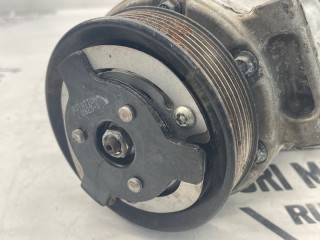 Компрессор кондиционера, ориг. номер LR010723, Land Rover Range Rover 2009-2012