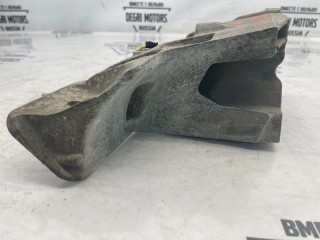 Кронштейн передний правый, ориг. номер LR011727, Land Rover Range Rover 2009-2012