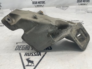 Кронштейн передний правый, ориг. номер LR011727, Land Rover Range Rover 2009-2012
