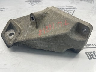 Кронштейн передний левый, ориг. номер LR010743, Land Rover Range Rover 2009-2012