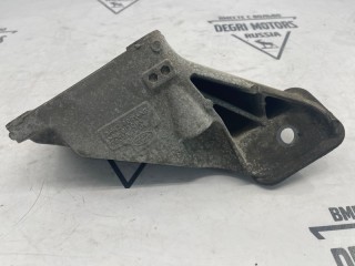 Кронштейн передний левый, ориг. номер LR010743, Land Rover Range Rover 2009-2012