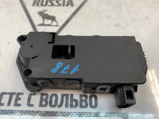 Замок лючка бензобака, ориг. номер 30716226, Volvo S40 2003-2007