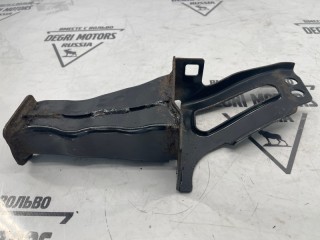 Кронштейн радиатора передний левый, ориг. номер 31261931, Volvo XC60 2013-2017