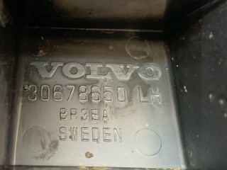 Кронштейн бампера задний левый, ориг. номер 30678650, Volvo XC70 2013-2017