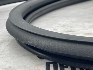 Уплотнительная резинка задняя, ориг. номер 30762251, Volvo XC90 2006-2014