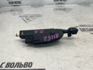 Форсунка омывателя фары передняя правая Volvo V70 2007-2013, левый руль, 30663580