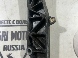 Кронштейн натяжного ролика, ориг. номер 30713299, Volvo S80 2006-2010