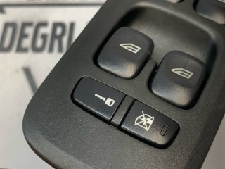 Блок управления стеклоподъёмниками передний левый, ориг. номер 30798804, Volvo V70 2004-2007