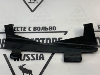 Крепление фары переднее правое, ориг. номер 8620492, Volvo V70 2000-2004