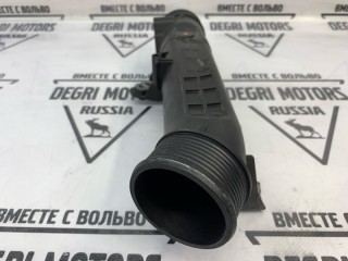 Патрубок интеркулера, 31686412, Volvo V60 II
