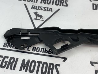 Кронштейн передний левый, ориг. номер 30744956, Volvo V50 2007-2012