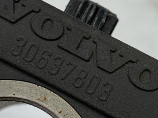 Кронштейн датчика коленвала, ориг. номер 30637803, Volvo S60 2004-2010