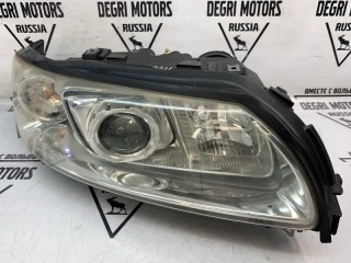 Фара передняя правая Volvo V70 2004-2007, 31446857