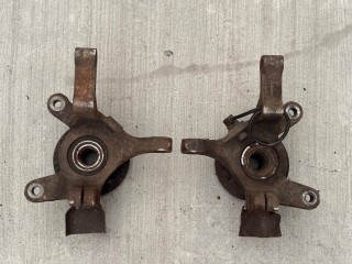 Кулак поворотный левый, Mercedes Vito W638 1996-2003