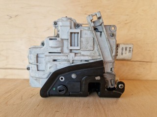 Замок двери задней левой Audi A4 B7 2004-2009