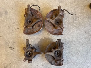 Кулак поворотный левый, Volvo V40 1 1999-2002