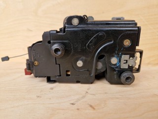 Замок двери передней правой, ориг. номер 3D1837016, Volkswagen Golf 5 2003-2009
