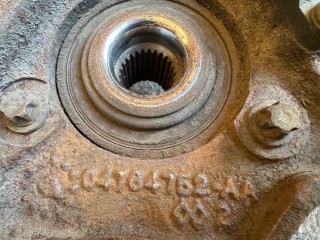 Кулак поворотный левый, Chrysler Sebring 2 2000-2003