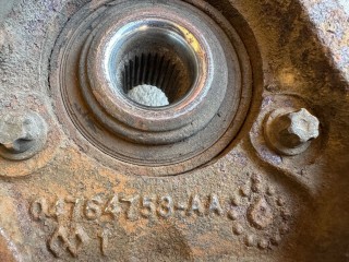 Кулак поворотный правый, Dodge Stratus 2 2000-2003