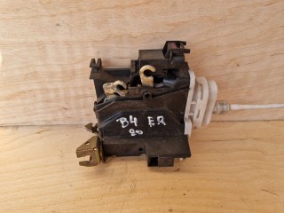 Замок двери передней правой Audi A4 B5 1994-1999