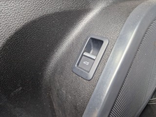 Кнопка открытия багажника Audi Q7 4M restailing 2015-2019