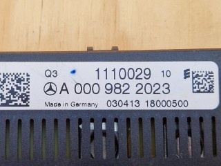 Блок управления аккумулятором (АКБ), ориг. номер A0009822023, Mercedes GLK X204 2008-2012