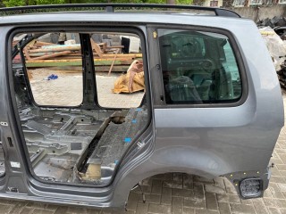 Уплотнитель двери задней левой, Volkswagen Touran 1 2003-2006
