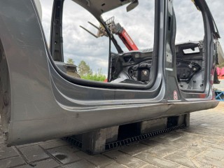 Уплотнитель двери задней правой, Volkswagen Touran 1 2003-2006