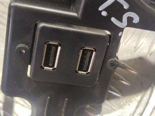 Разъем AUX / USB, ориг. номер 160290255, 1004815, Tesla Model S 2012-2016
