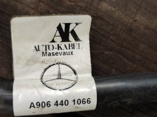 Плюсовой провод аккумулятора, ориг. номер 9064401066, Mercedes-Benz