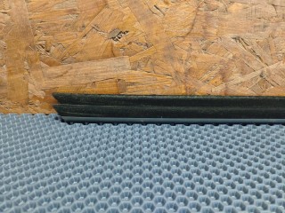 уплотнитель стекла двери передний правый, ориг. номер 1744649, Ford C-Max 2 поколение 2010-2015