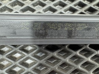 молдинг двери передней левой, ориг. номер A2036904962, Mercedes-Benz C W203 [рестайлинг] 2004-2008