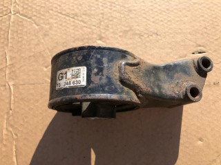 подушка крепления двигателя задняя, ориг. номер 13248630, Opel Astra J 2009-2012