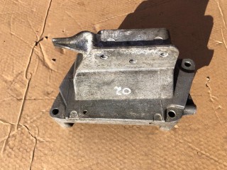 кронштейн двигателя, ориг. номер 55565439, Opel Astra J 2009-2012