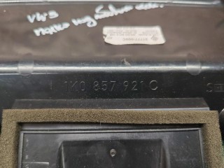 полка над лобовым стеклом, ориг. номер 1K0857921C, Volkswagen Golf 5 поколение 2003-2009
