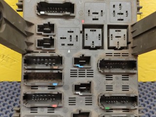 блок предохранителей, ориг. номер 7700427844, Renault Laguna 1 поколение 1993-1998