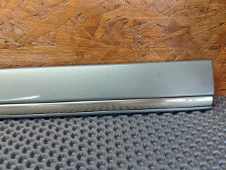 молдинг двери передней правой, ориг. номер A2116902062, Mercedes-Benz E W211 2002-2006